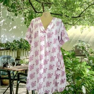 Pink Chicken New York Purple Floral Cotton Oversized V-Neck Dress Small Pockets